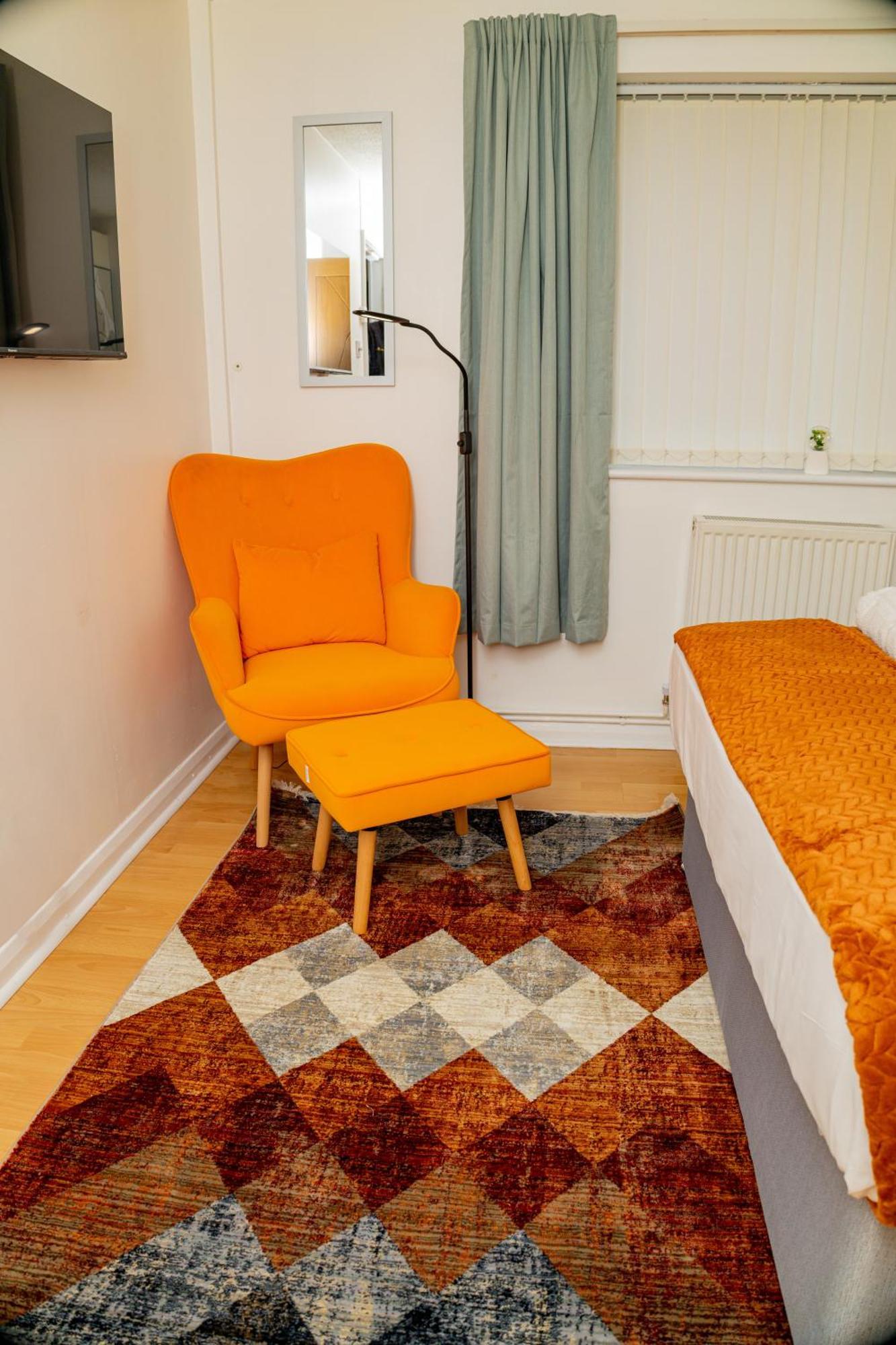 Apartment Charming 2-bedroom In