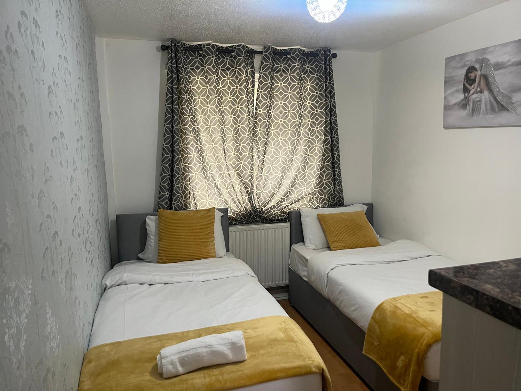 Apartment Charming 2-bedroom In