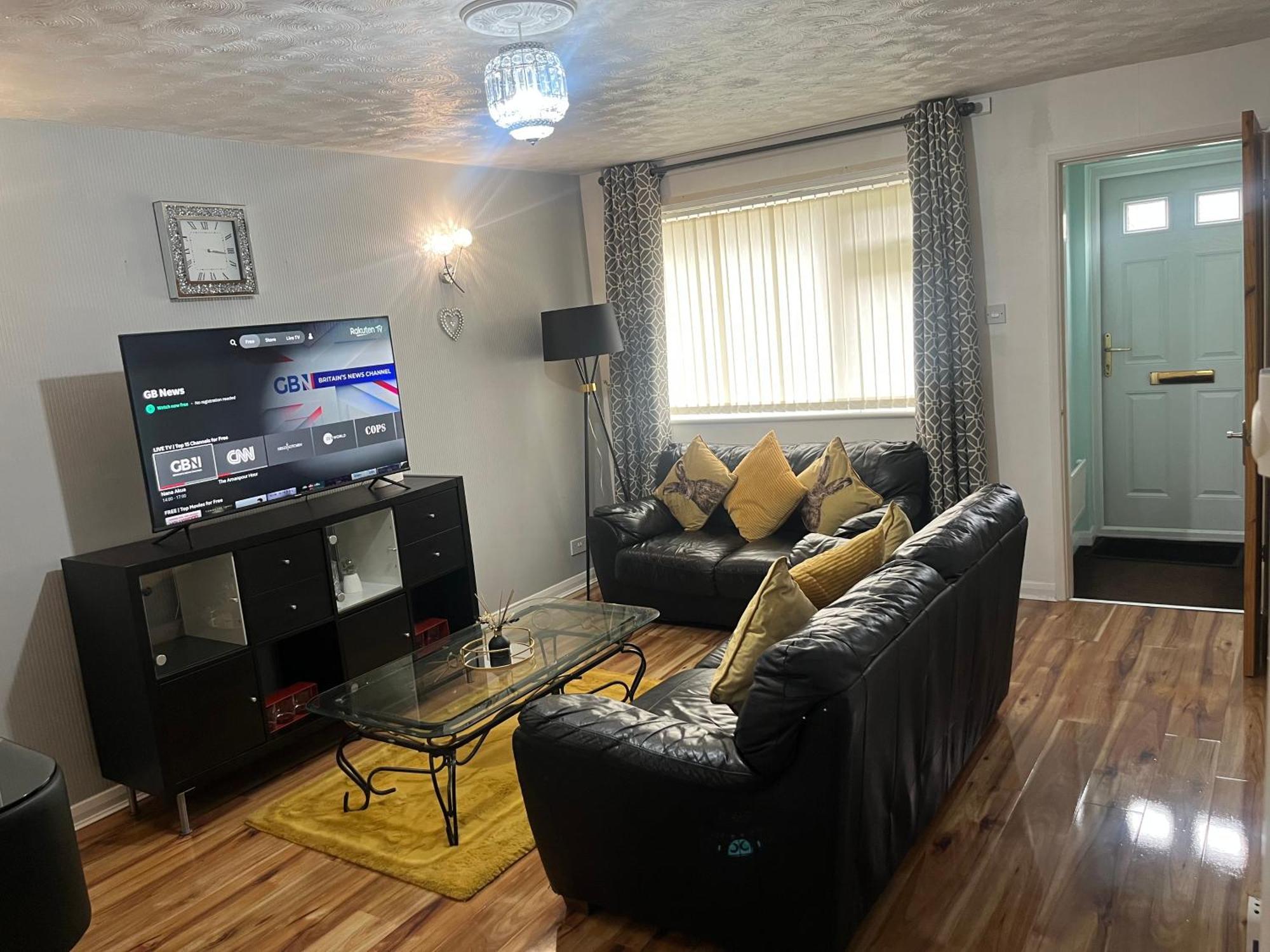 Charming 2-bedroom In Апартаменты